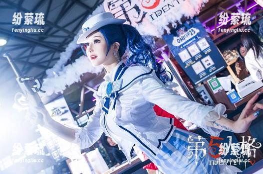 露儿大魔王新一波美图，谁能想到浴缸也能这么时髦呢？