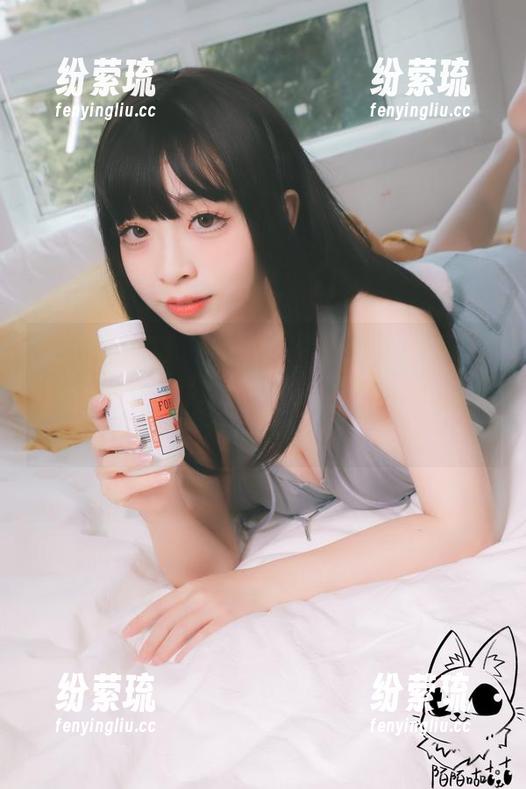 这麦田里的奶牛，韶陌陌精选的套图似乎在讲述某种无法言喻的美，瞬间让我想去乡下散心。