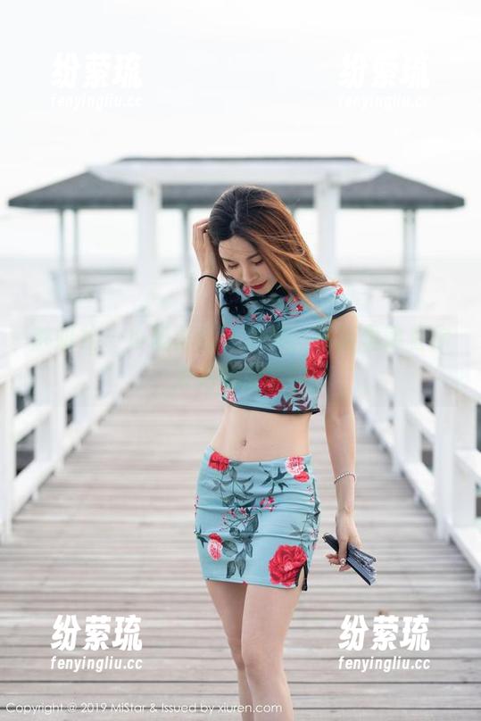 魅妍社 - 小蕾蕾的泳池秀，更新里藏着你未知的羡慕！