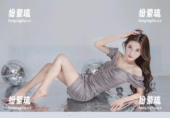 黎允熙 微密圈 - 黎允熙的套装写真,像个走动的潮流壁纸,衣服好看,背景也不赖呀。